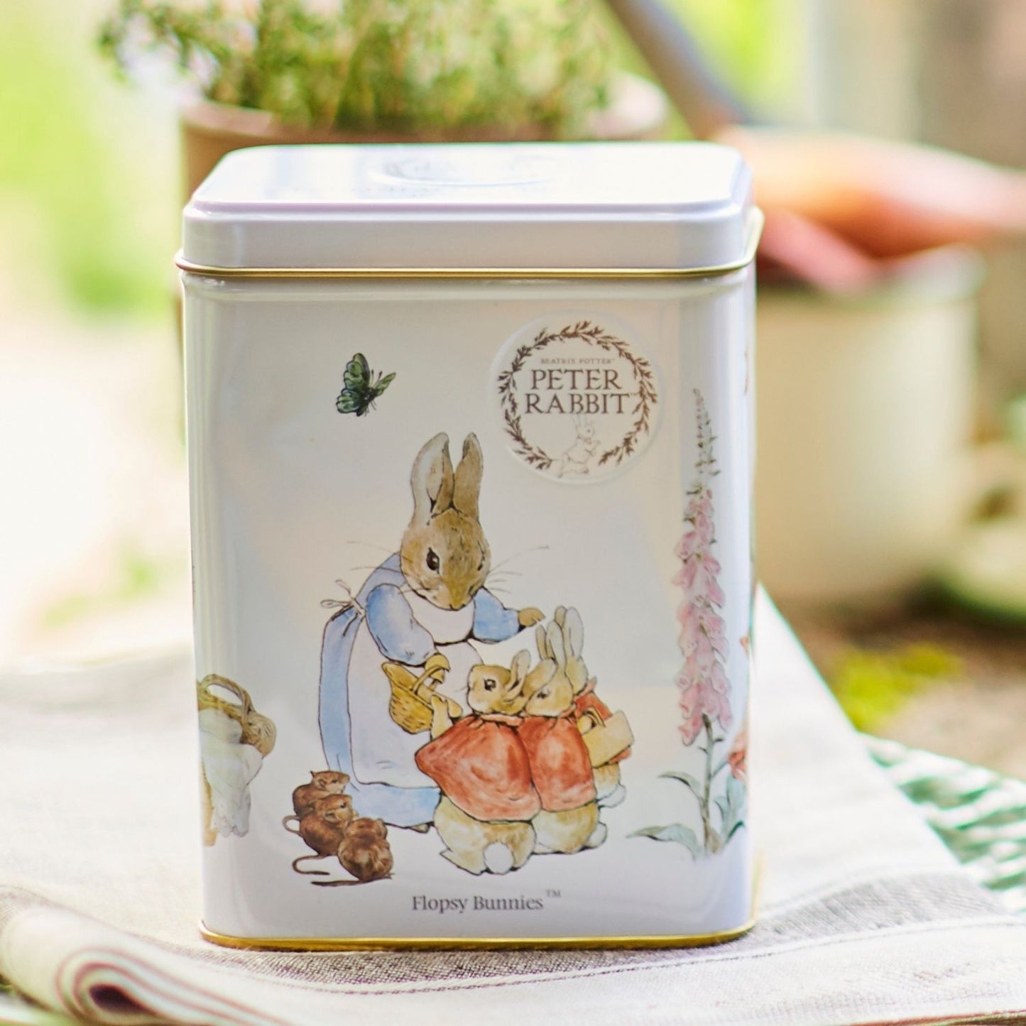 Beatrix Potter Tea Tin with 40 English Afternoon teabags Black Tea New English Teas 